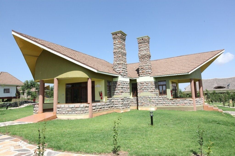 Exterior & Views 2, Giraffe Ark Game Lodge, Kieni
