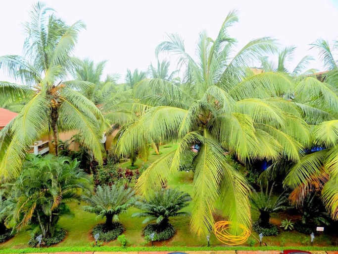Others 4, Spacious Apartment with Pool - CM008, North Goa