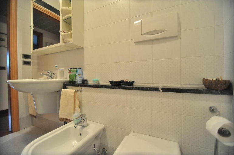 Bathroom 5, Locanda Cavalli, Venezia