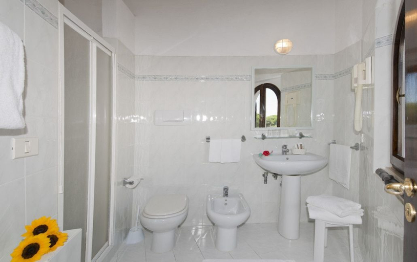 Bathroom 4, Hotel Cala di Mola, Livorno