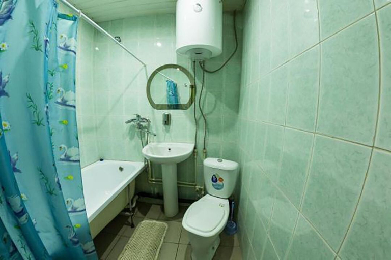 Bathroom 2, Tysacha i odna noch, Orenburg