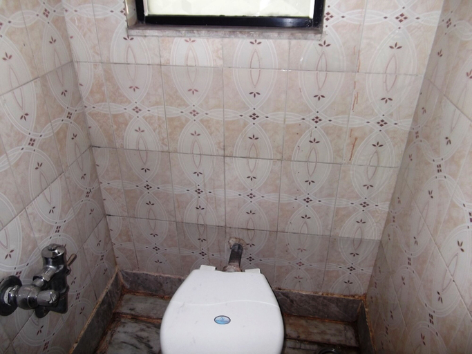Bathroom 3, Hotel Haveli, Pune