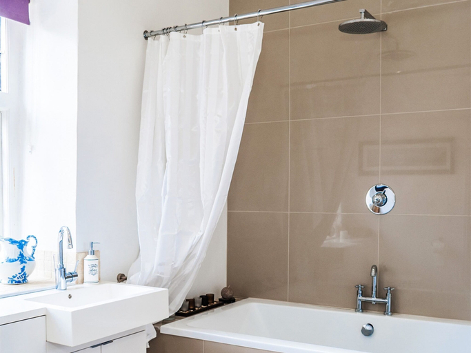 Bathroom 4, Ecton House, Northamptonshire