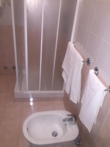 Bathroom 5, Grandinetti Hotel, Cosenza
