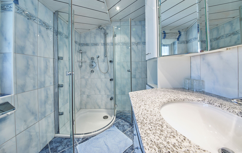 Bathroom 3, ThePoolhouse Boutique Lodge, Zell am See