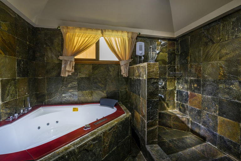 Bathroom 4, Maaha Beach Resort, Nzema East