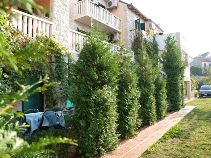 Others 5, Apartments Šantić, Postira
