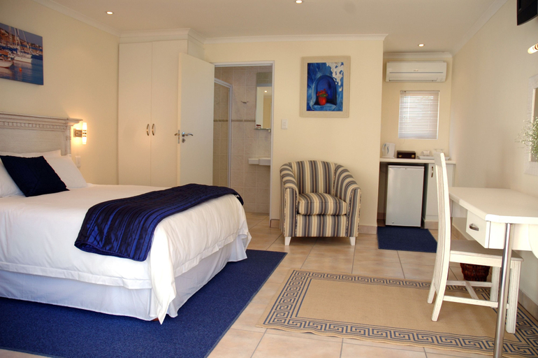 Bedroom 2, Santorini Guesthouse, Buffalo City
