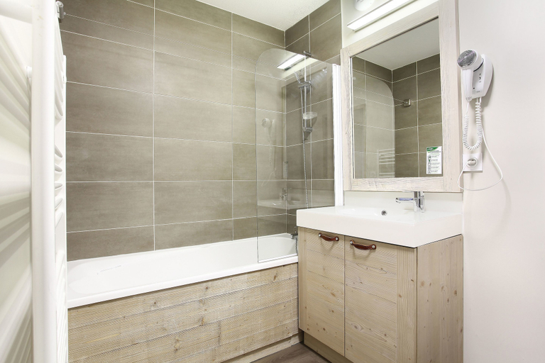 Bathroom, Résidence Odalys Le Panoramic, Haute-Savoie