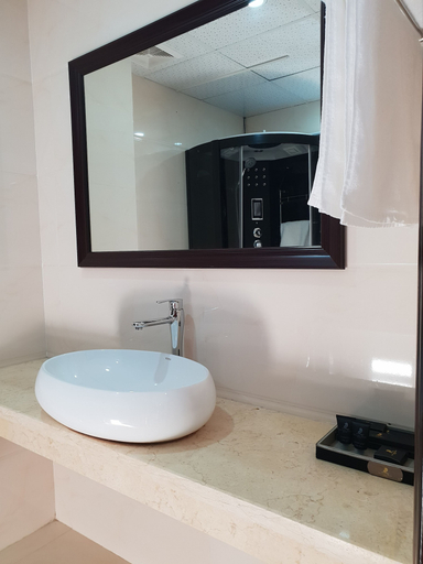 Bathroom 3, Phu Cuong Beach Hotel, Đồng Hới