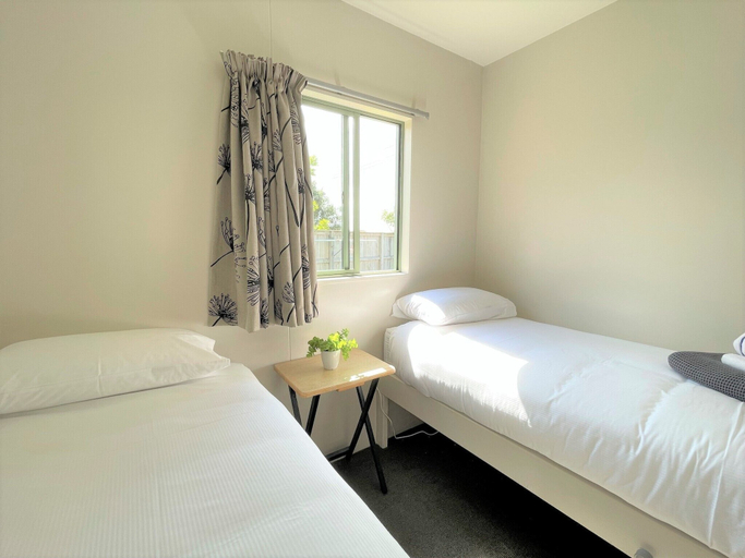 Bedroom 4, Athenree Hot Springs & Holiday Park, Western Bay of Plenty