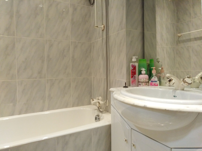 Bathroom 3, Apartlux Zatsepa, Central