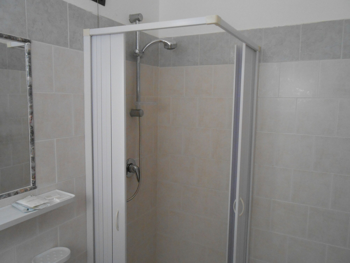 Bathroom 5, Terrazzino, Vibo Valentia