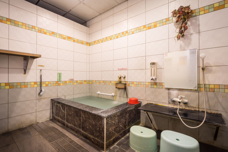 Bathroom 5, An Tong Hot Spring Hotel, Hualien