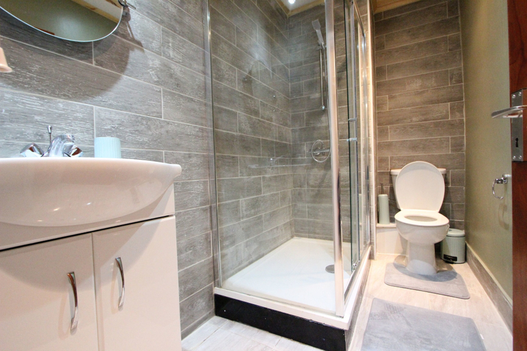 Bathroom, Cosy One Bedroom Apartment- Marble Arch, London