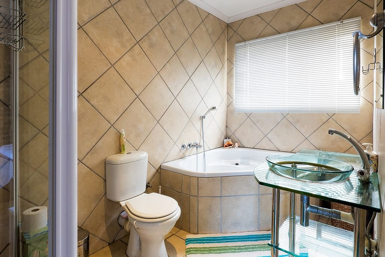 Bathroom 3, Sandpiper Guest Cottages, Eden