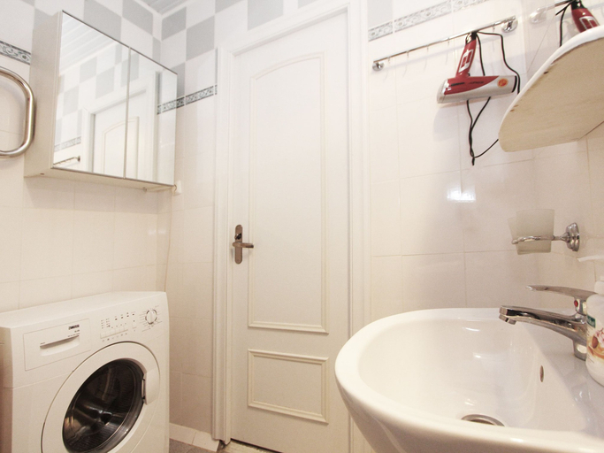 Bathroom 2, ApartLux Alekseyevskaya, North-Eastern