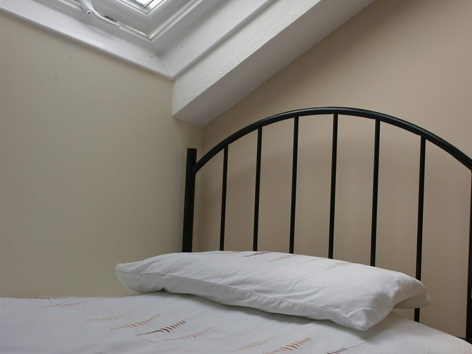 Bedroom 2, Swan Hotel, Milton Keynes