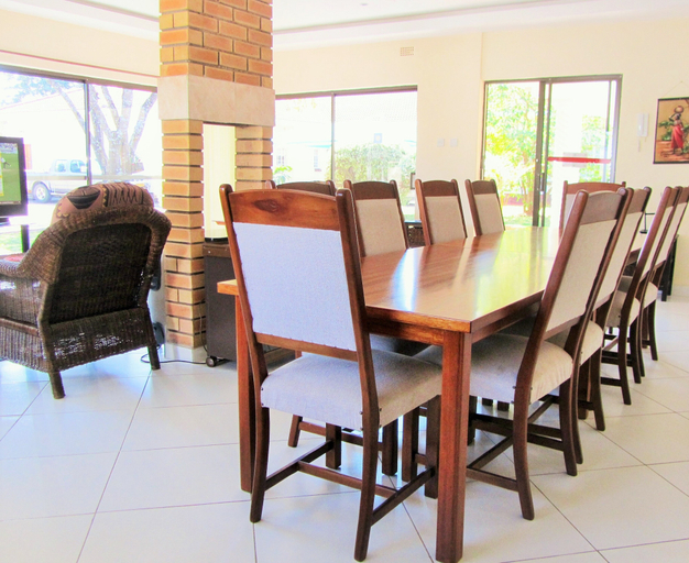 Food & Drinks, Art Lodges, Harare