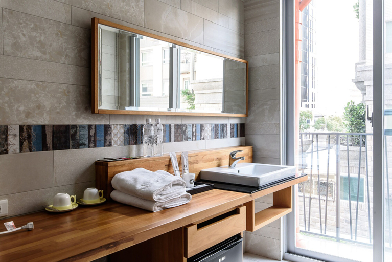 Bathroom 3, Treehouse Hostels, Tainan