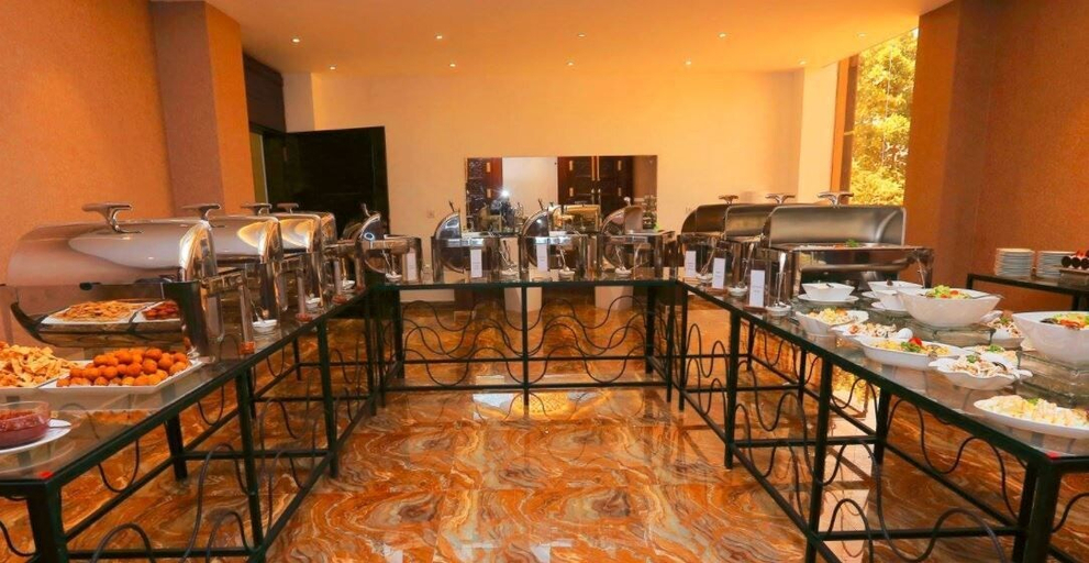 Food & Drinks 3, Ayowa Grand Hotel, Divulapitiya