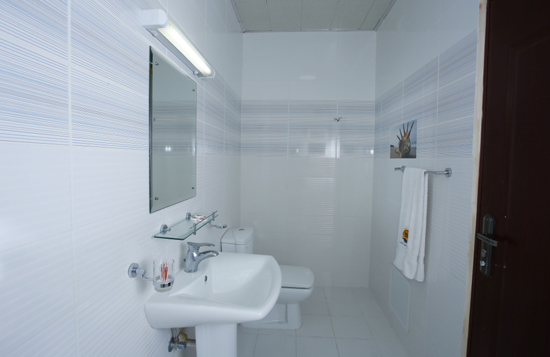 Bathroom 5, Bahrain Beach Bay Resort, Zallaq
