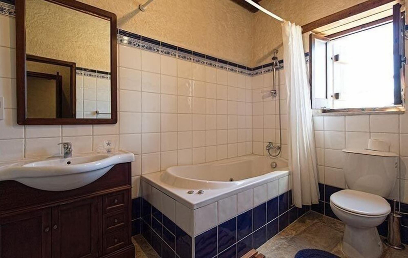 Bathroom, Kirithra