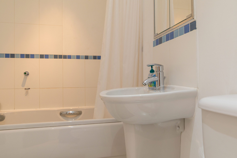 Bathroom 3, Austin David Apartments - New Island, London