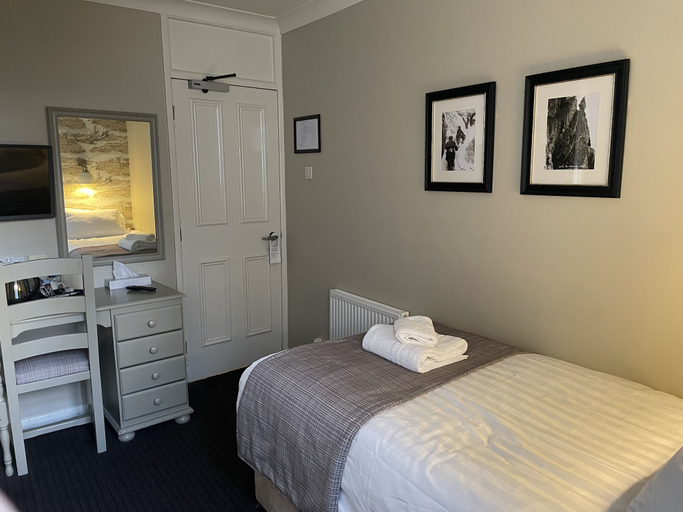 Bedroom 4, The Bridge Inn, Cumbria