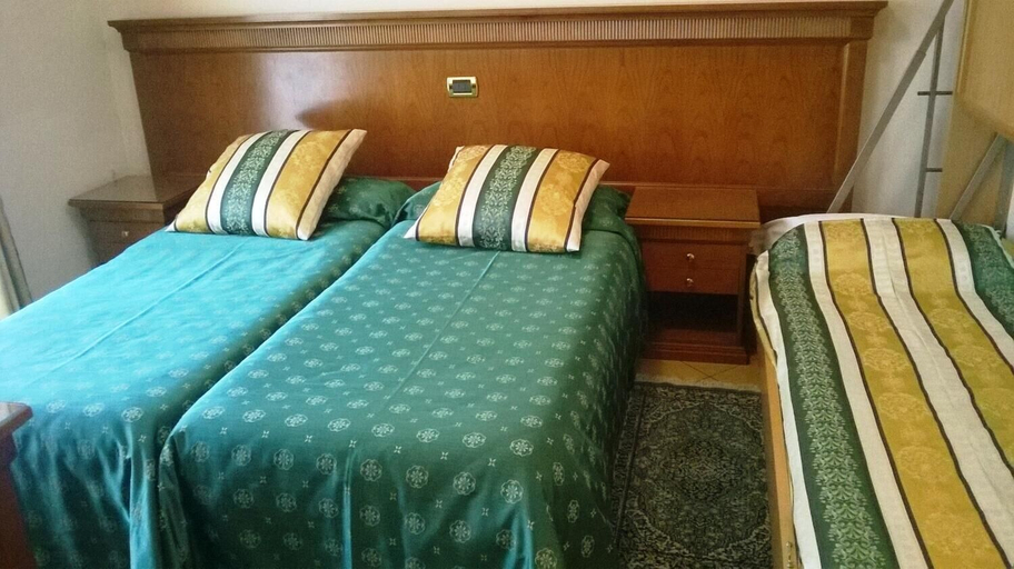 Bedroom 2, Hotel Jean Marie, Imperia