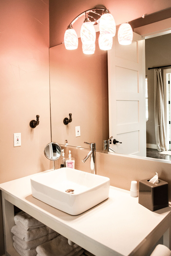 Bathroom 4, Hill Country Casitas, Hays