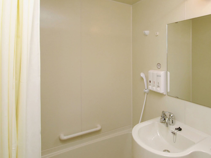 Bathroom 4, Toyoko Inn Tokyo Otemachi, Chiyoda