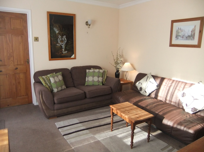 Others 5, Sheephouse Manor, Windsor and Maidenhead