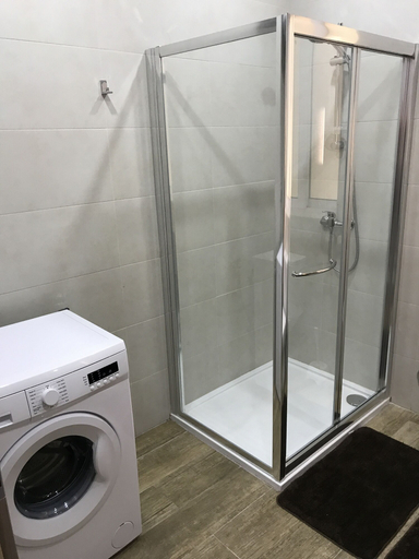Bathroom 4, The Village Apartments, Saint Paul's Bay