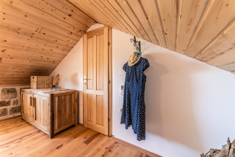 Others 5, Villa Lipa, Privlaka