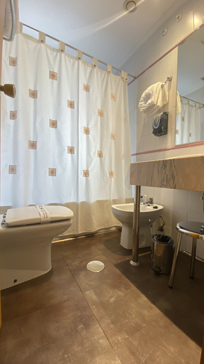 Others 5, Hostal Paris, Valladolid