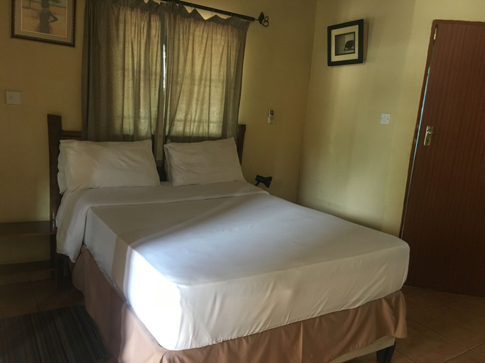 Bedroom 3, Laphroiag Luxury Chalets, Ngamiland East