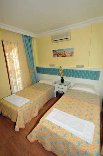 Bedroom 3, Ilkiz Beach Hotel, Fethiye
