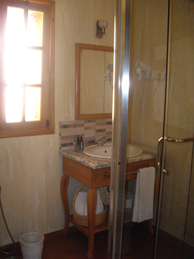 Bathroom 4, Kira's Boutique Hotel