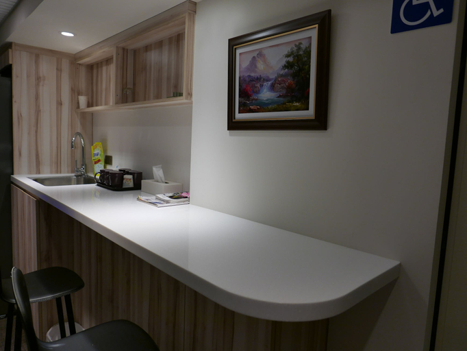 Others 5, Ours Inn II, Taipei City