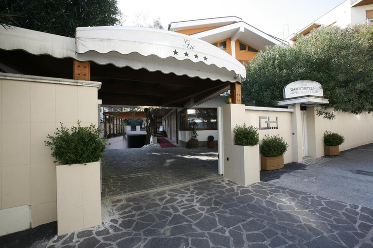 Exterior & Views 2, Villa Alba Boutique Hotel, Pescara