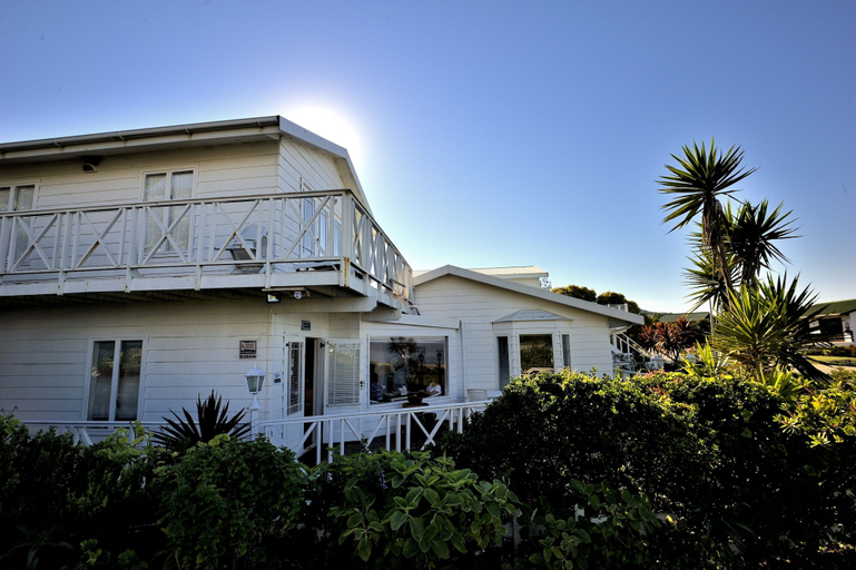 Exterior & Views 2, Brenton Beach House, Eden