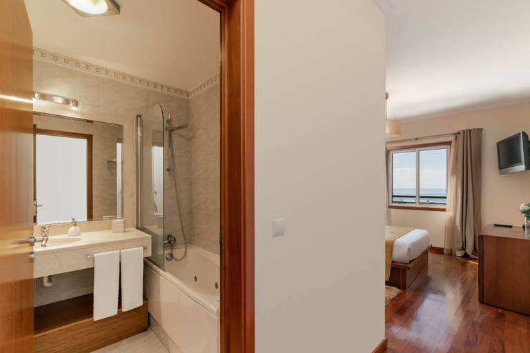 Bathroom 4, Ajuda III by An Island Apart, Funchal