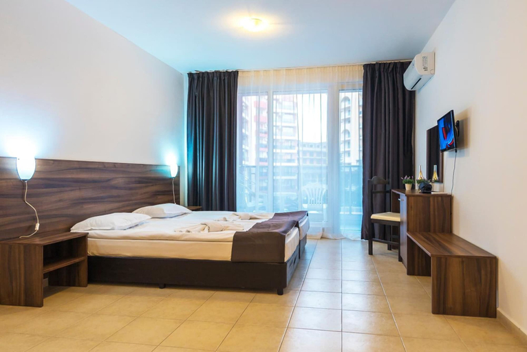 Bedroom 3, Admiral Plaza Hotel, Nesebar