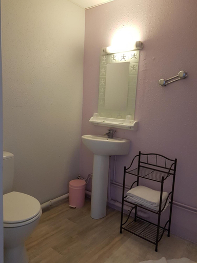 Bathroom 5, Hotel Saint Paul, Meuse