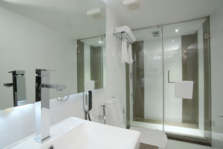Bathroom 3, The Spring, Chennai