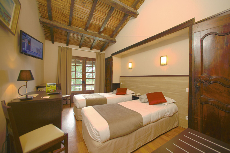 Bedroom 2, Logis Hôtel Restaurant La Chaumière, Vendée
