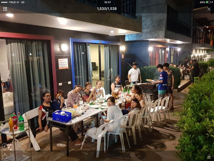 Food & Drinks 4, Koh Larn FC, Pattaya