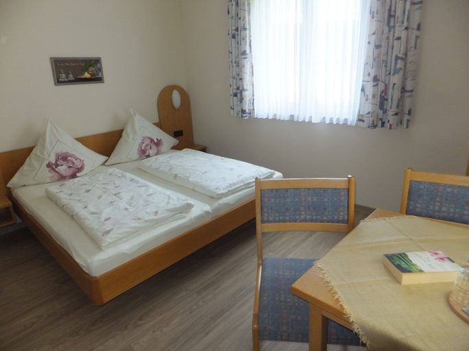 Bedroom 2, Gasthof zum Löwen Enzklösterle, Calw
