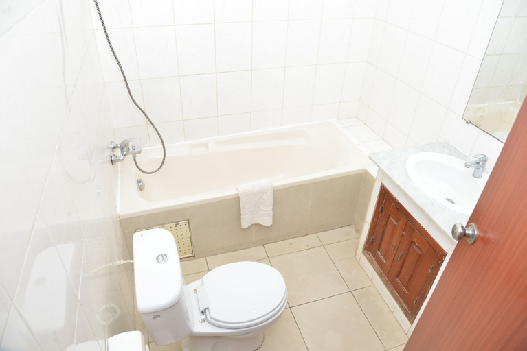 Bathroom 4, Hotel GHIS Palace, Golfe (incl Lomé)